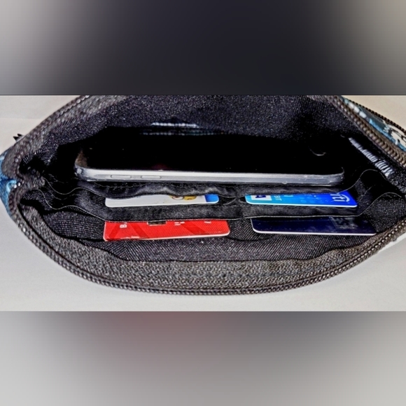 ROBLOX CLUTCH BAG / WALLET WITH DETACHABLE WRIST STRAP (BRAND NEW) - Picture 3 of 3